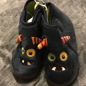 NWT Stride Rite Monster Slippers 9/10